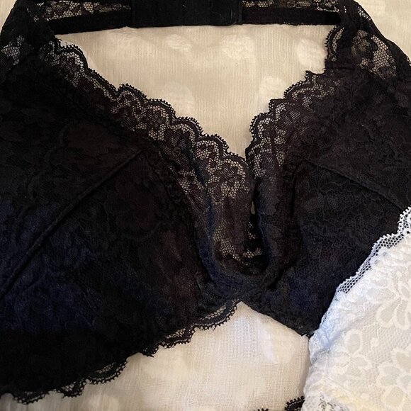 EUC Gilly Hicks Bralettes, Small - Picture 3 of 12